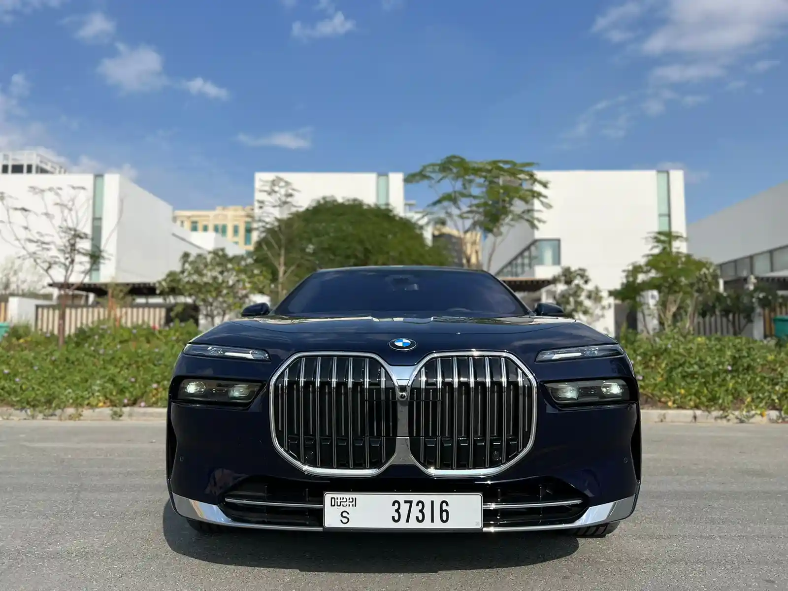 Image 2 - بي ام دبليو 740i