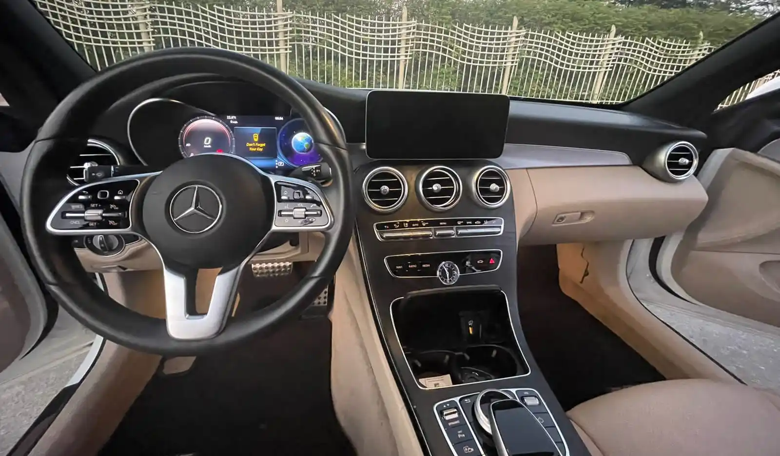 Image 6 - مرسيدس C300 المكشوفة