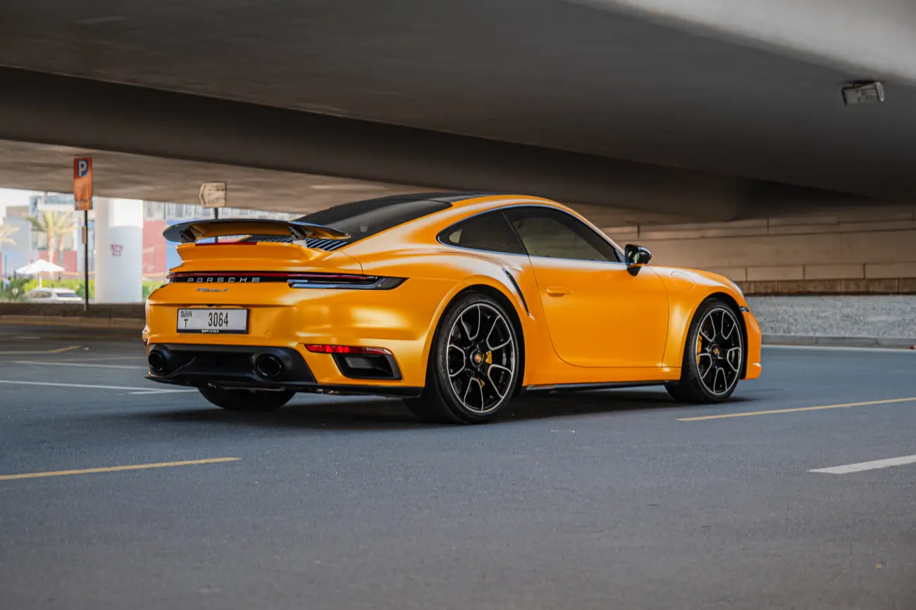 Image 3 - بورش 911 توربو إس