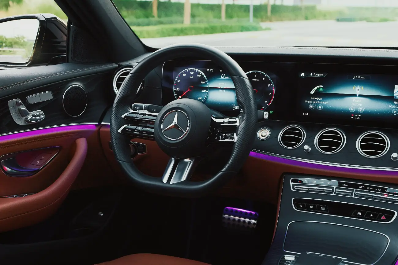 Image 5 - مرسيدس بنز E300